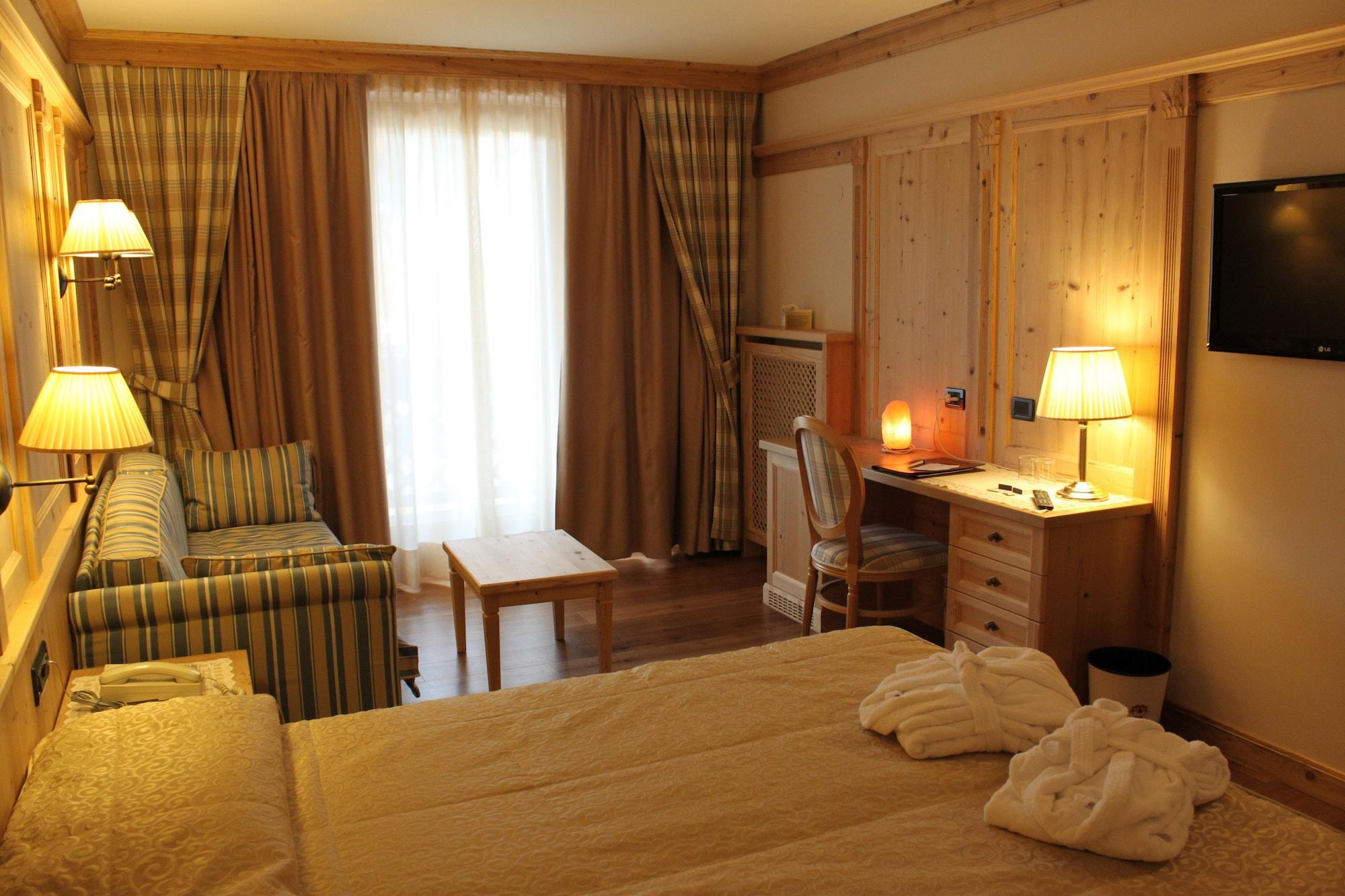 Hotel Tevini Dolomites Charming Commezzadura